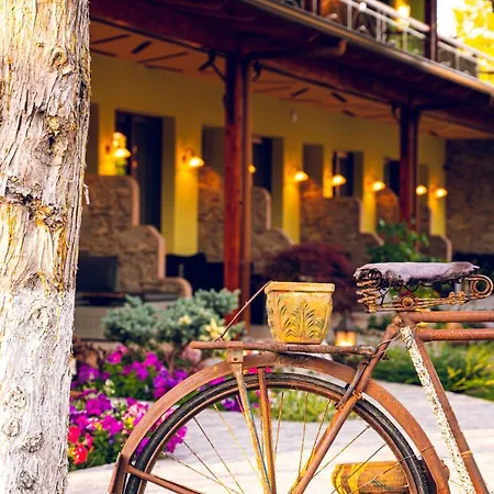 Simi Luxury アパート