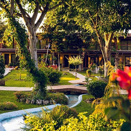 Simi Luxury アパート