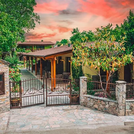 Simi Luxury * プラカ・リトホロ